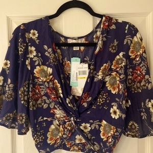 Women’s top size Medium